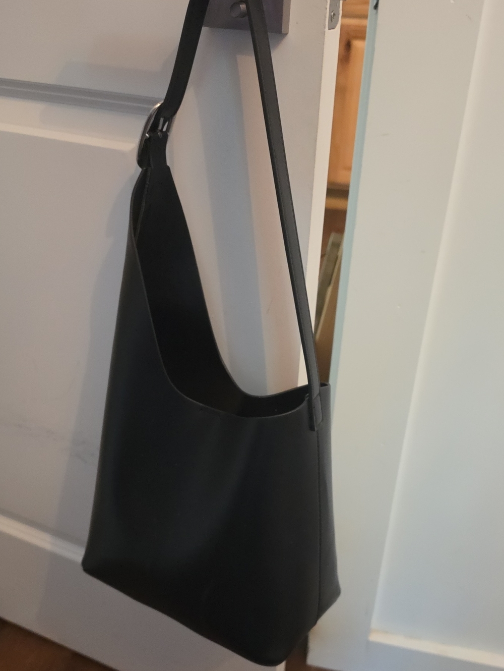 Old Navy Asymetrical Bag - Picture 2 of 3